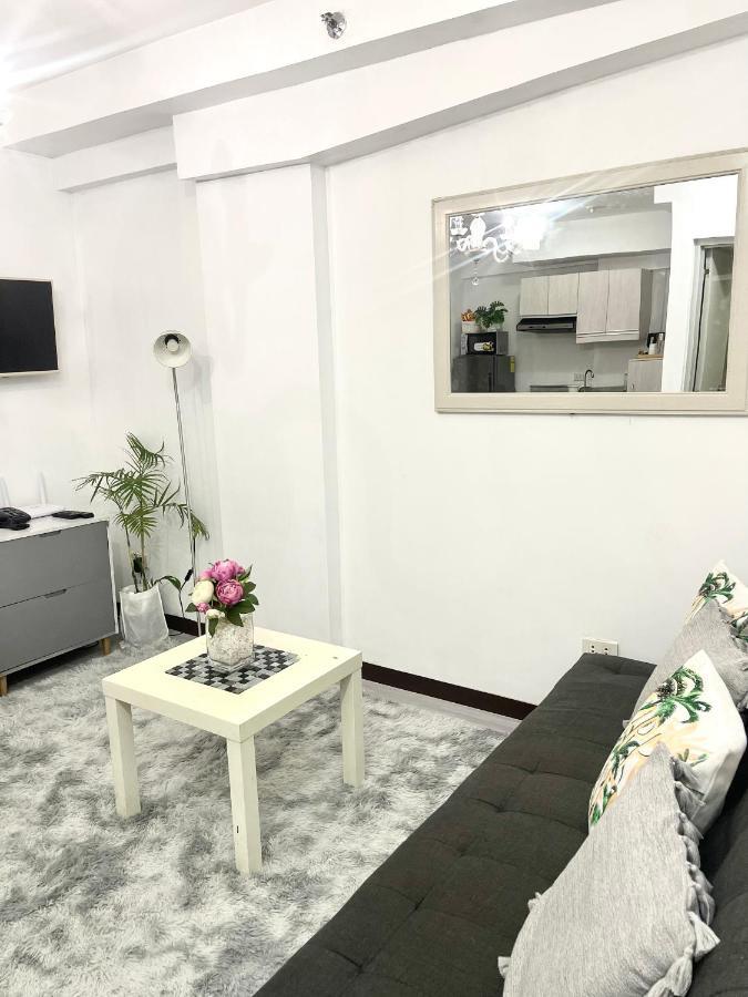 Lancris Residences 2 Bedroom Entire Apartment Near Airport With Pool Paranaque City Εξωτερικό φωτογραφία